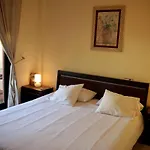 Дом отдыха Stunning Attached House With Shared Pool, 3' To The Бенальмадена