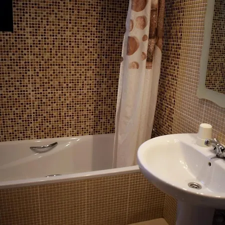 Stunning Attached House With Shared Pool, 3' To The Dom wakacyjny *