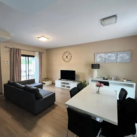 Stunning Attached House With Shared Pool, 3' To The Бенальмадена